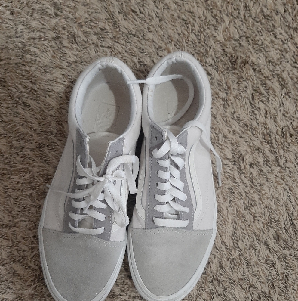 Low rise old skool canvas Vans, size 10 in gray and white